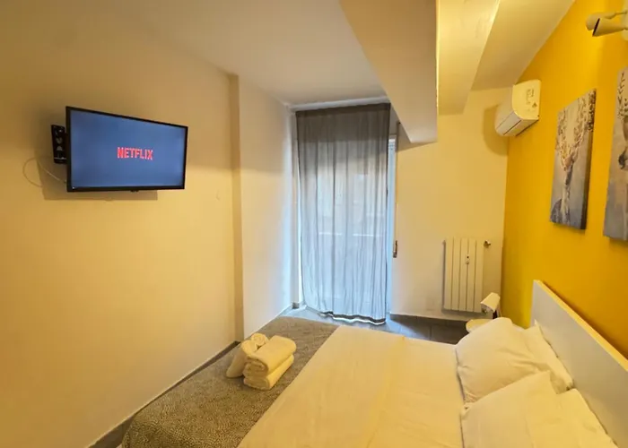Alexandra Apartment *